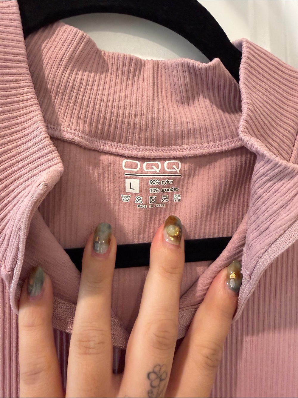 Amazon Pink Ribbed Short-Sleeve Zipper Romper - Picture 3 of 5